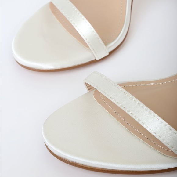 Bridal Pearl Ankle Wrap Heel - Picture 9 of 10